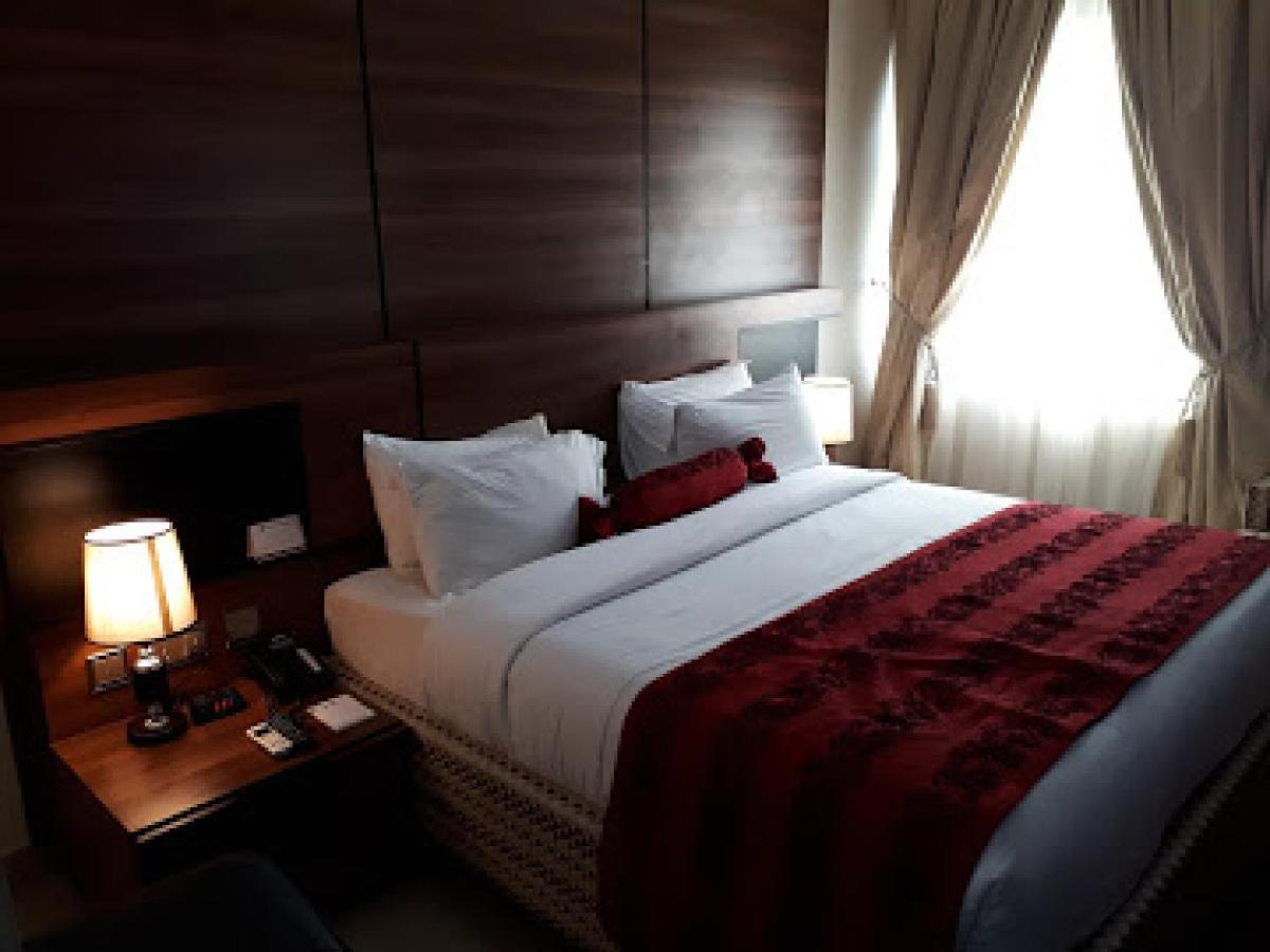 Room In Lodge - Best Western Plus-Ibadan Dış mekan fotoğraf